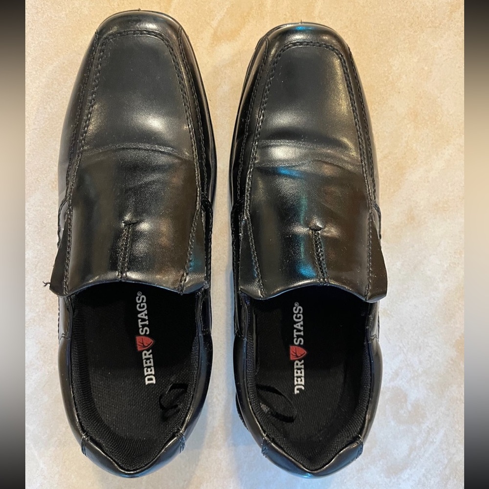 Deer Stags black dress shoes in boys size 4